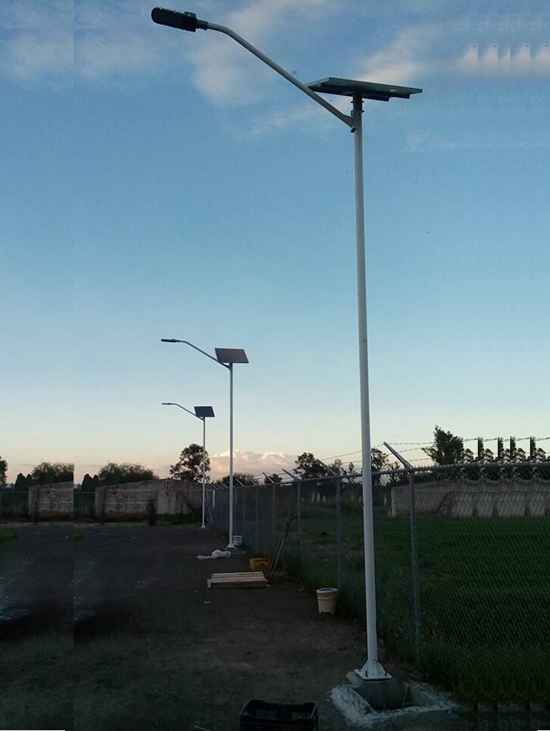 2016 Chile 6m 30W solar street lamp